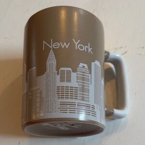 New York Skyline Tan Mug